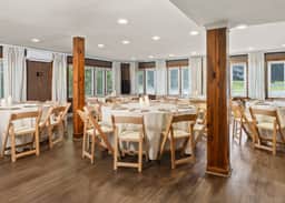 Carter Bridge Estate - Sleeps 52