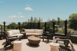 Belvedere Suites - Boutique Hotel - Image 2