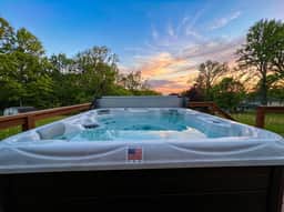 Cornwall Reserve | Hot tub, Sauna, Cold Plunge - Image 4
