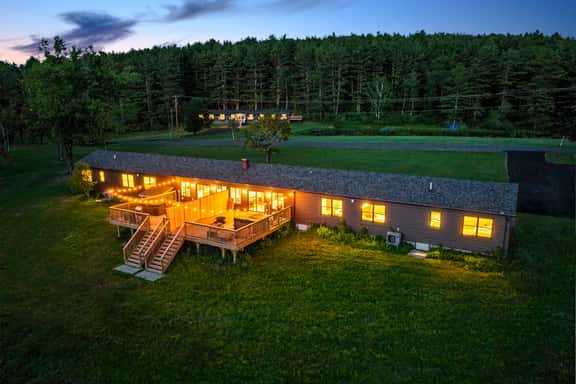 Carter Bridge Estate - Sleeps 52 - Image 1