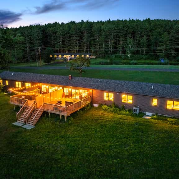 Carter Bridge Estate - Sleeps 52 - Image 1