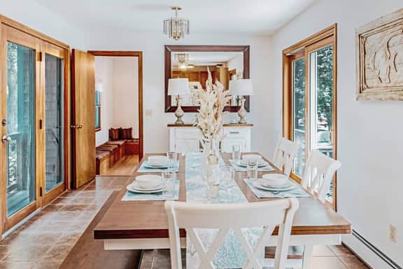Duneside Cottage - Minutes from Town Beach