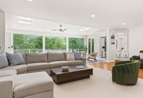 Lakeshore Crest Estate - Private Dock & Pool