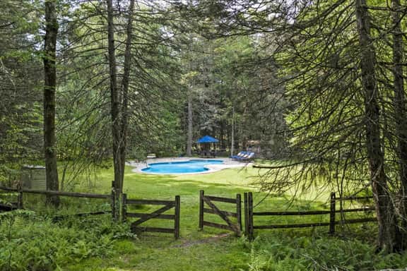 Fern Leaf Farmhouse - Pool & Pickleball Court