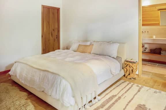 Hillcrest Lodge - Pool, Hot Tub, Fire Pit, Gym