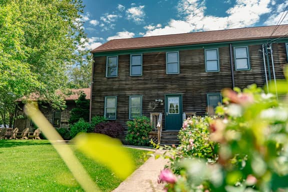 Duneside Cottage - Minutes from Town Beach - Image 1