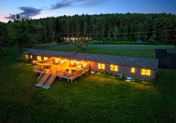 Carter Bridge Estate - Sleeps 52