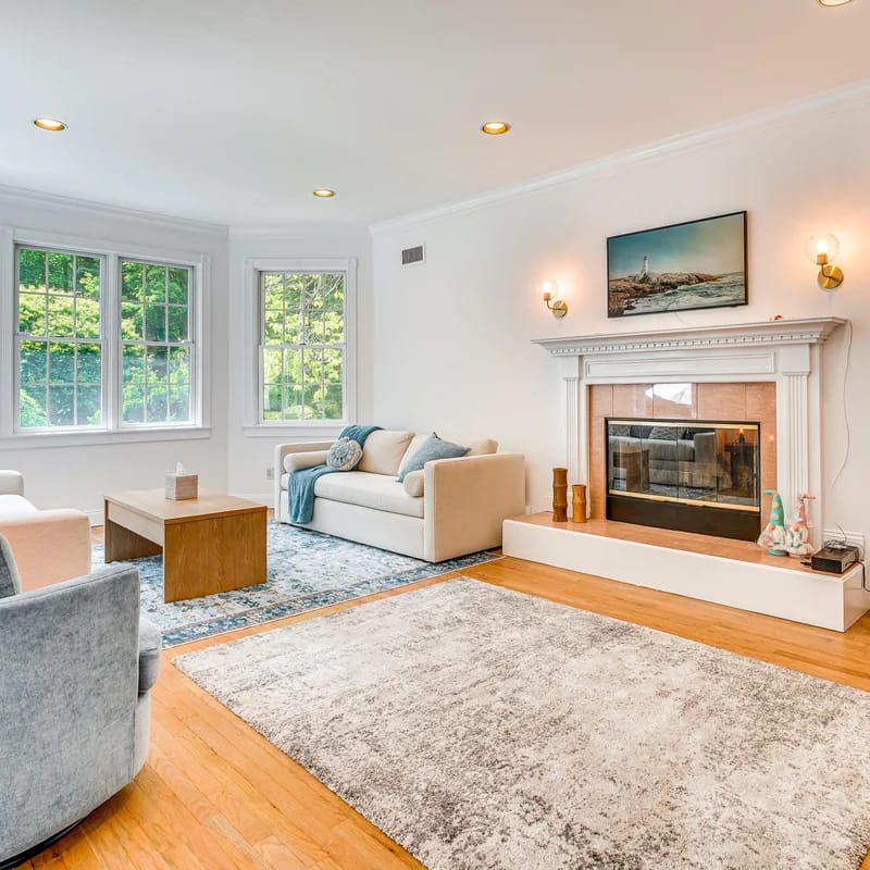 Highland Colonial - Spacious Home w/ Pool