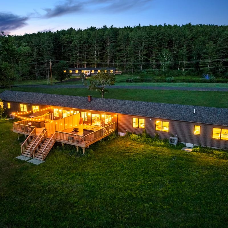Carter Bridge Estate - Sleeps 52