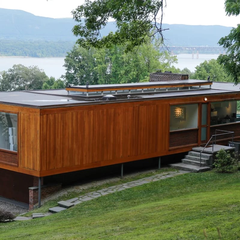 Philip Johnsons Wolfhouse - 1940s Landmark